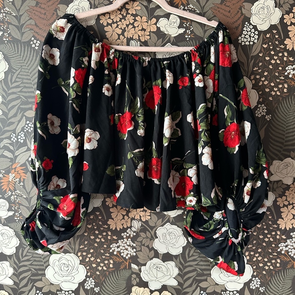 NWOT by the way. Shelia Off Shoulder Top in black floral size large - Picture 5 of 5
